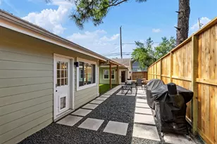 982 W 42nd St, Houston, TX 77018 - Photo 14