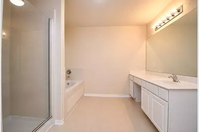 930 Sage Street, Baytown, TX 77521 - Photo 16