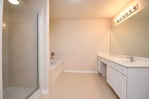 930 Sage St, Baytown, TX 77521 - Photo 16