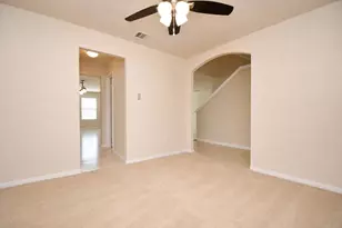 930 Sage St, Baytown, TX 77521 - Photo 8