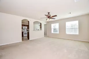 930 Sage St, Baytown, TX 77521 - Photo 10