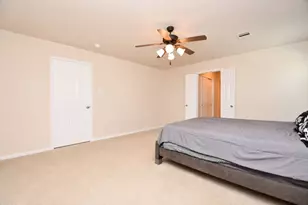 930 Sage St, Baytown, TX 77521 - Photo 12