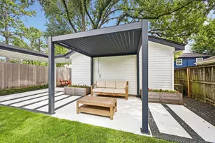 235 W 22nd St, Houston, TX 77008 - Photo 44