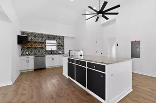 625 E 13th Ave, Belton, TX 76513 - Photo 16