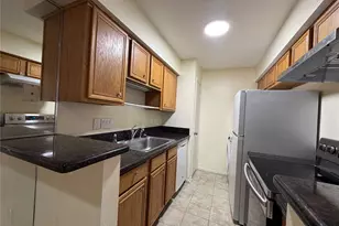 2120 Wilcrest Dr, Houston, TX 77042 - Photo 12