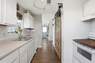 4014 6th St, Galveston, TX 77554 - Photo 8