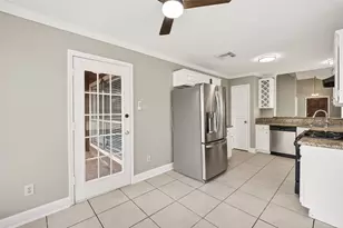 12403 Meadow Ridge Dr, Stafford, TX 77477 - Photo 18