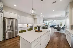 920 W 25th St, Houston, TX 77008 - Photo 8