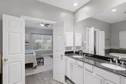 9003 Bayview Cove Drive, Houston, TX 77054 - Photo 18