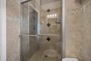 9407 Meadowbriar Ln, Houston, TX 77063 - Photo 26
