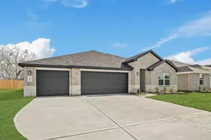 129 Wildflower Ln, Dayton, TX 77535 - Photo 2