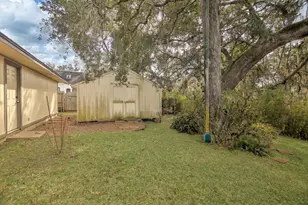 137 Arrow Wood St, Lake Jackson, TX 77566 - Photo 36