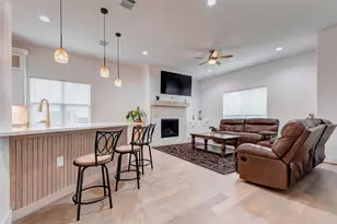 8617 Kari Ct, Jersey Village, TX 77040 - Photo 4