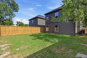 2516 Lucky St, Houston, TX 77088 - Photo 26
