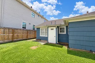 1103 E 23rd St, Houston, TX 77009 - Photo 2