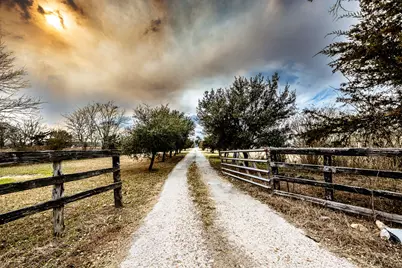 877 Fm 247 Road, Huntsville, TX 77320 - Photo 10