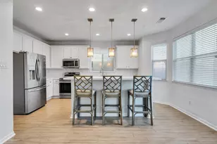 10723 Fletcher Bridge Ln, Sugar Land, TX 77498 - Photo 4