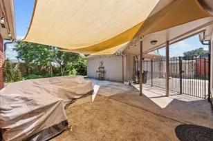 2422 Fairwind Dr, Houston, TX 77062 - Photo 32