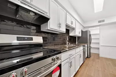359 N Post Oak Lane #127, Houston, TX 77024 - Photo 14
