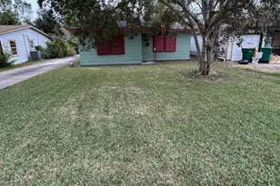 2109 Briar Ln, La Marque, TX 77568 - Photo 2