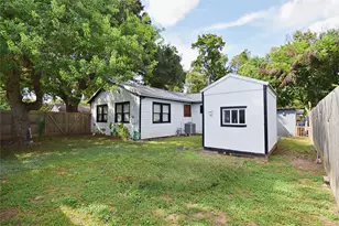 300 N Walnut St, Wharton, TX 77488 - Photo 16
