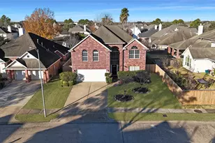 2202 Drake Falls Dr, Pearland, TX 77584 - Photo 6