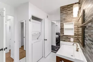 10075 Westpark Dr, Houston, TX 77042 - Photo 12