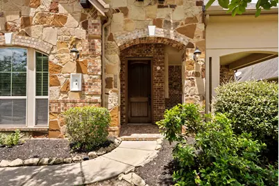 51 Chestnut Meadow Drive, Conroe, TX 77384 - Photo 2