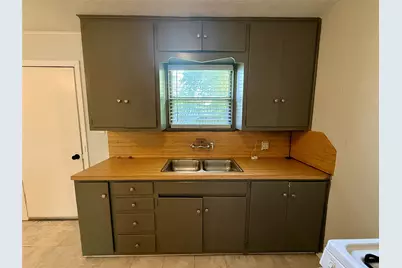 502 E Jackson Street, West Columbia, TX 77486 - Photo 10