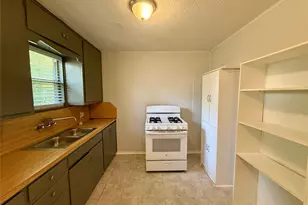 502 E Jackson St, West Columbia, TX 77486 - Photo 12