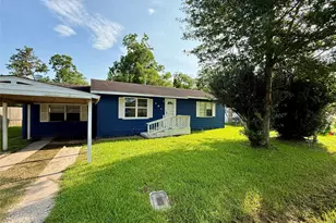 502 E Jackson St, West Columbia, TX 77486 - Photo 2