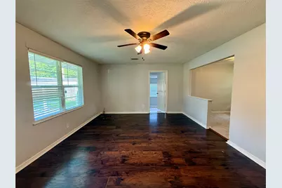 502 E Jackson Street, West Columbia, TX 77486 - Photo 4