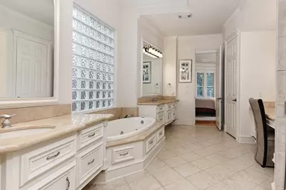 10 Snow Pond Place, The Woodlands, TX 77382 - Photo 22