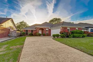 125 Barbetta Ct, League City, TX 77573 - Photo 4
