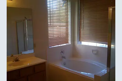11206 E Travelers Way Circle, Houston, TX 77065 - Photo 12