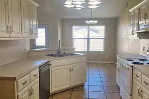 9122 Yellowfin Cir, Texas City, TX 77591 - Photo 4