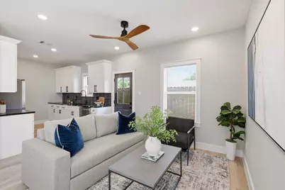 4723 Mallow Street, Houston, TX 77033 - Photo 6