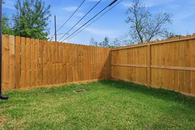 4723 Mallow Street, Houston, TX 77033 - Photo 28