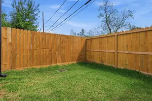 4723 Mallow St, Houston, TX 77033 - Photo 28