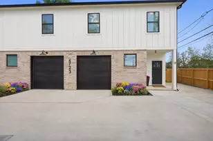 4723 Mallow St, Houston, TX 77033 - Photo 2