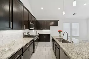 8818 Ruddy Duck Ct, Baytown, TX 77521 - Photo 10