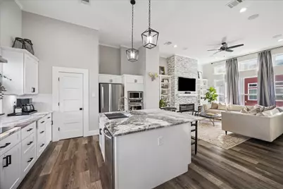 2108 Oatfield Drive, Houston, TX 77018 - Photo 6