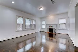 2415 Elmen St, Houston, TX 77019 - Photo 2