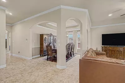 102 N Victoriana Circle, Spring, TX 77389 - Photo 10