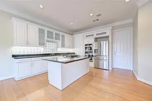 2124 Nantucket Dr, Houston, TX 77057 - Photo 8