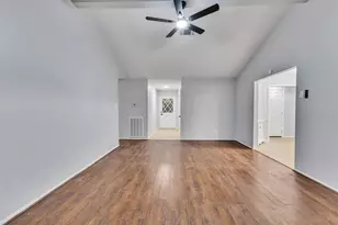 9805 Blue Bird St, La Porte, TX 77571 - Photo 10