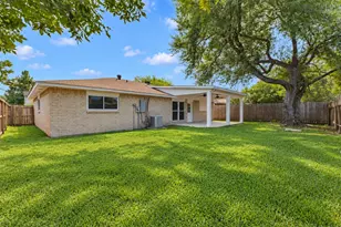 9805 Blue Bird St, La Porte, TX 77571 - Photo 36