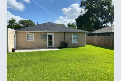 5018 Kenilwood Drive, Houston, TX 77033 - Photo 10