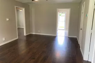 5018 Kenilwood Dr, Houston, TX 77033 - Photo 2