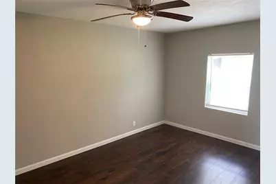 5018 Kenilwood Drive, Houston, TX 77033 - Photo 12